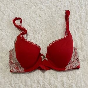 Victoria’s Secret Body by Victoria Lined Demi 32D